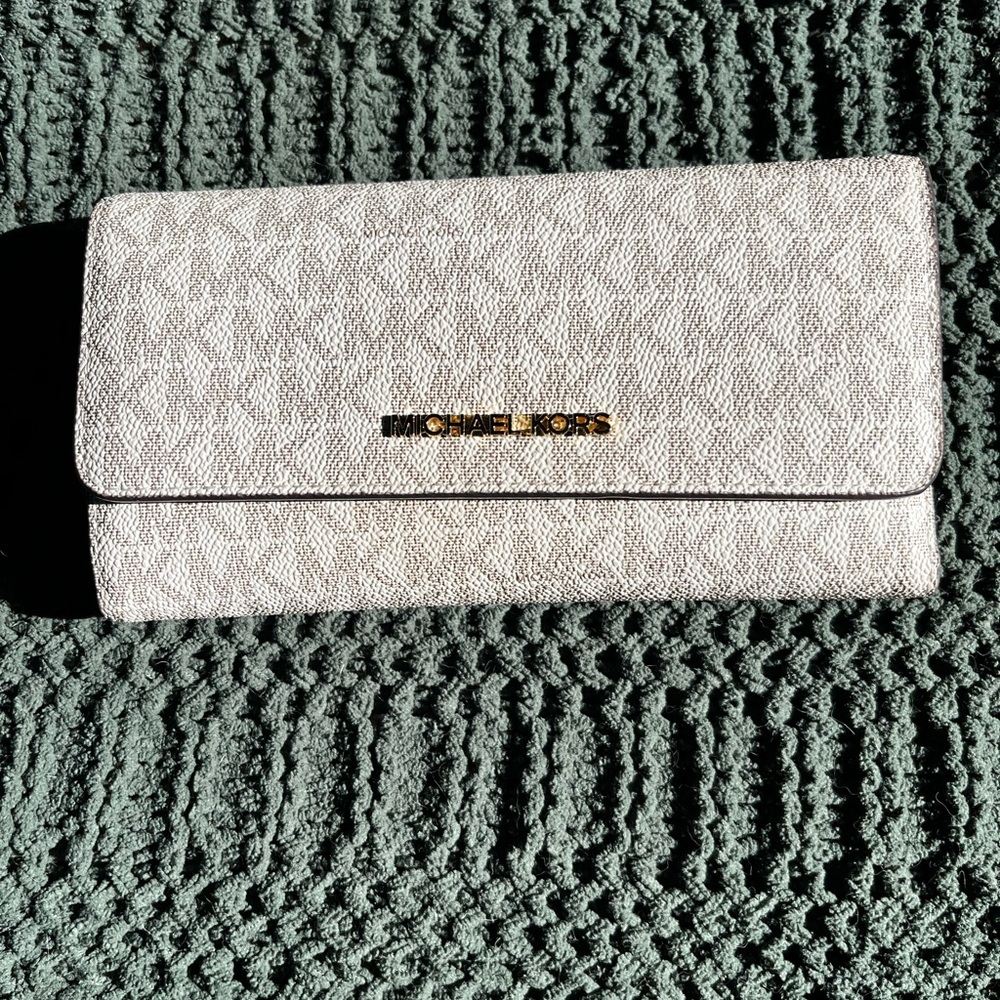 Michael Kors Textured Cream Clutch - Picture 1 of 3